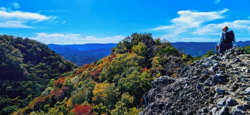 Mountain ranges and autumn foliage viewed from the Hitachi-no-kuni Long Trail in Ibaraki Prefecture